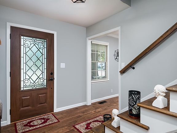 5th image of 400 Wells Ln
