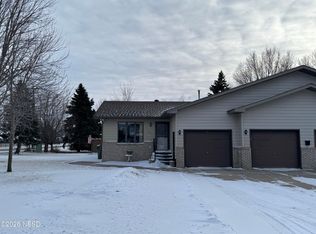 1812 8th Ave NE, Watertown, SD 57201