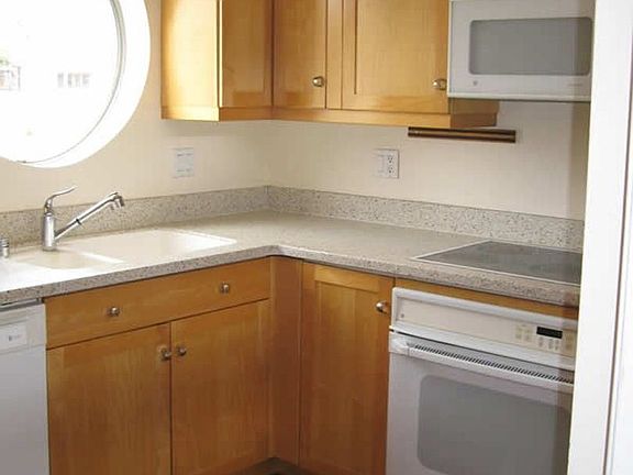 4th image of 1208 Marquette Ave NW