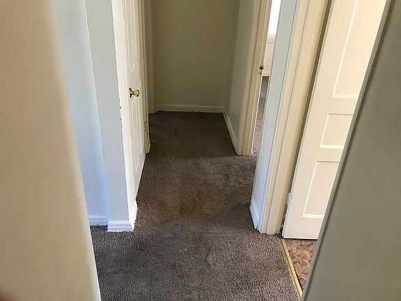 3rd image of 2497 Vendome Dr