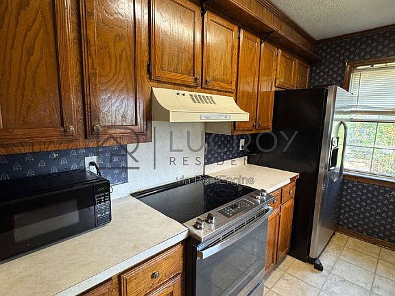 5th image of 102 Briarmeade Dr #A