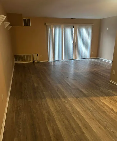 304 Woodhollow Dr #1 — Photo 1