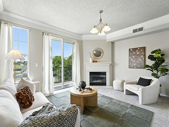 3rd image of 1876 Mallard Dr