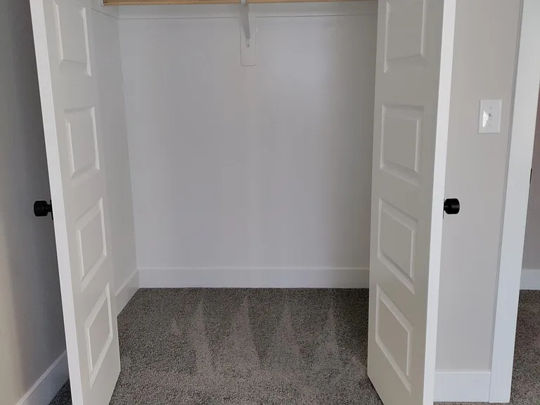 Bedroom 4 closet