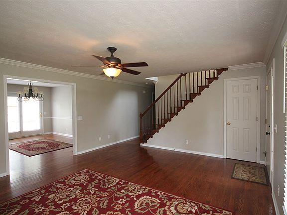 3rd image of 2212 Brookhaven Dr