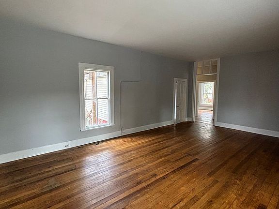 5th image of 2337 E 5th Ave Unit B