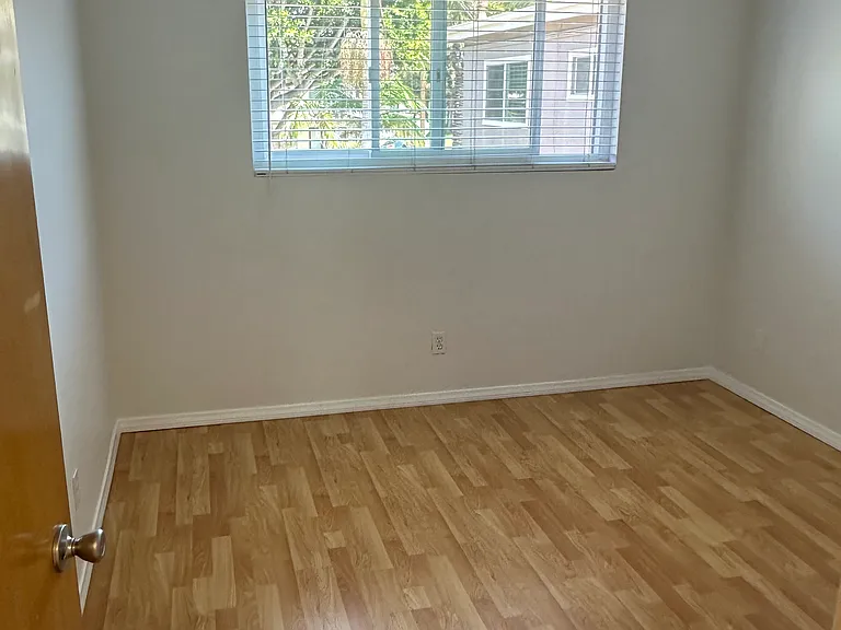 1630 Ocean Ave #B — Photo 4