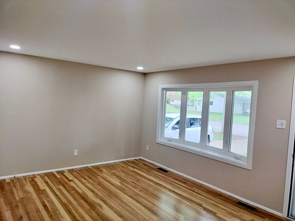 5th image of 1551 Beecher Dr