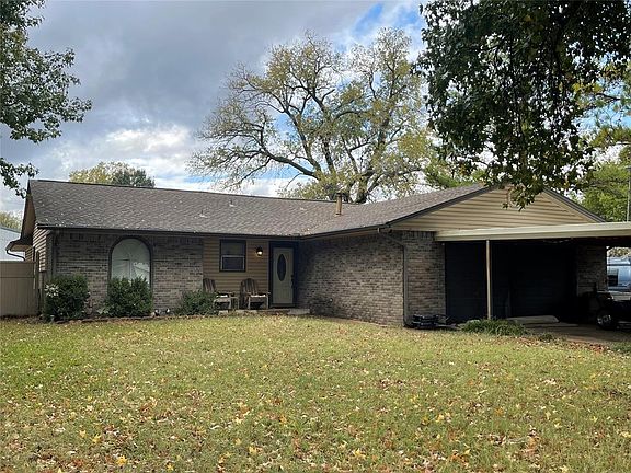 2nd image of 1417 N Spring Dr