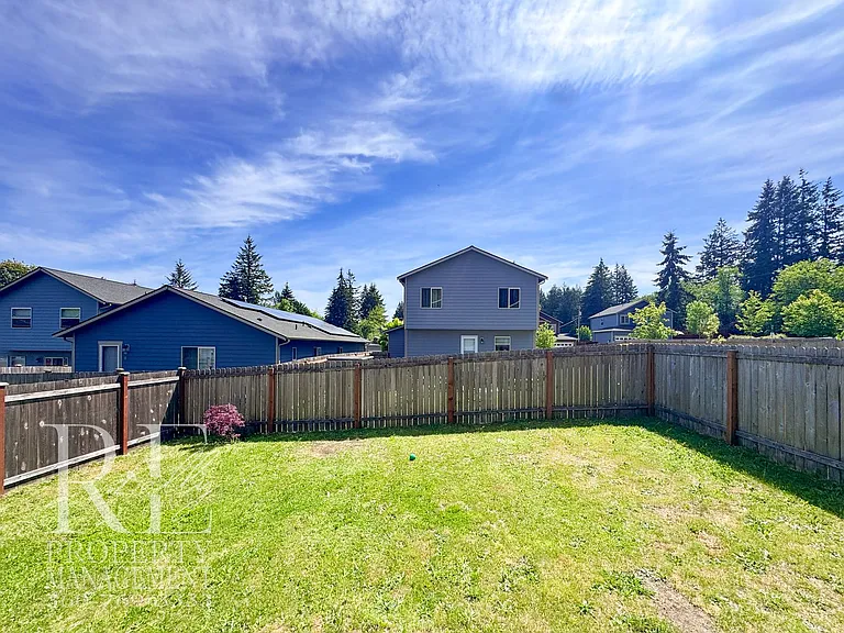 690 SE Olga Cir — Photo 21