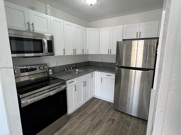 5th image of 840 SW 6th Ct #1-3