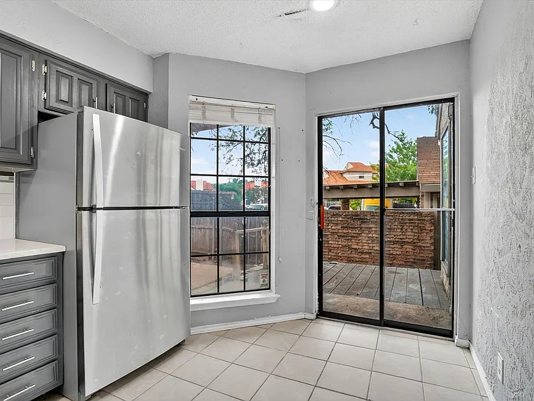 231 Shady Lane Dr — Photo 6