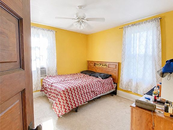 4th image of 908 4th Ave