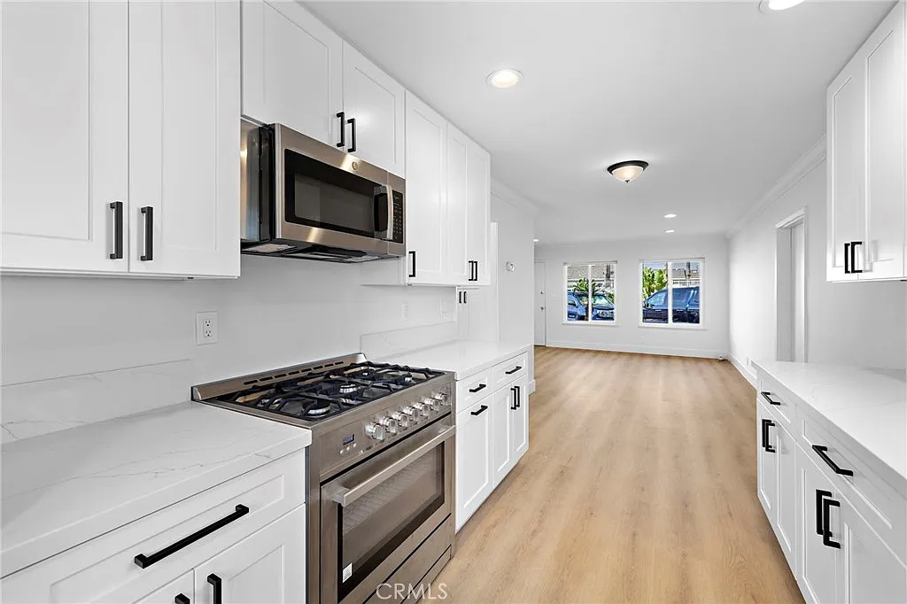4 bed, 1420 sqft, $4,500 — Photo 2