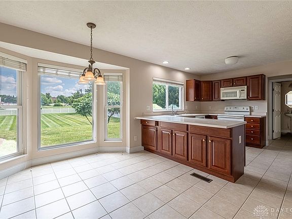 3rd image of 2402 Heather Glen Ct