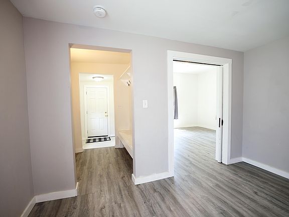 5th image of 1610 Tama St