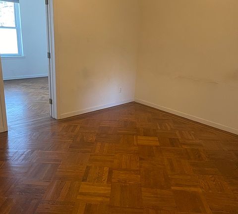 4th image of 2216 38th St #1