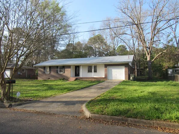 902 Deborah St, Dothan, AL 36301