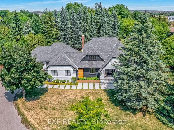 17 Chamberlain Ct, King, ON L0G 1N0