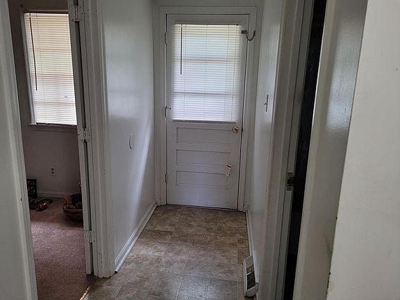 4th image of 201 Longview Dr APT A