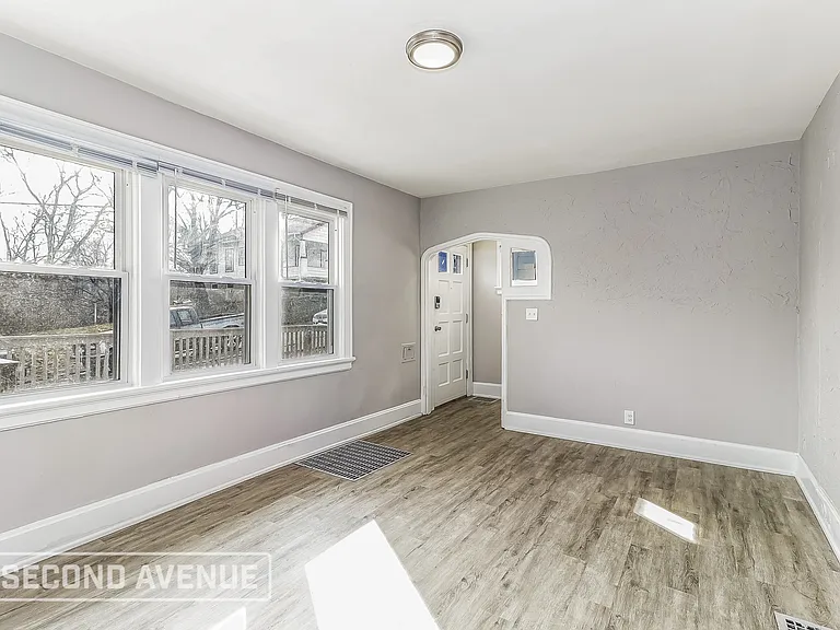 3157 Sunshine Ave — Photo 4