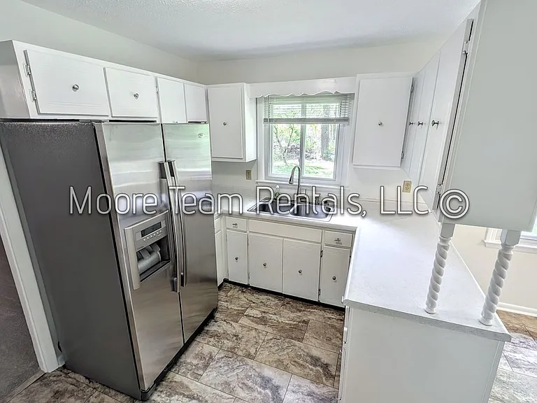 17 Due West Rd — Photo 3
