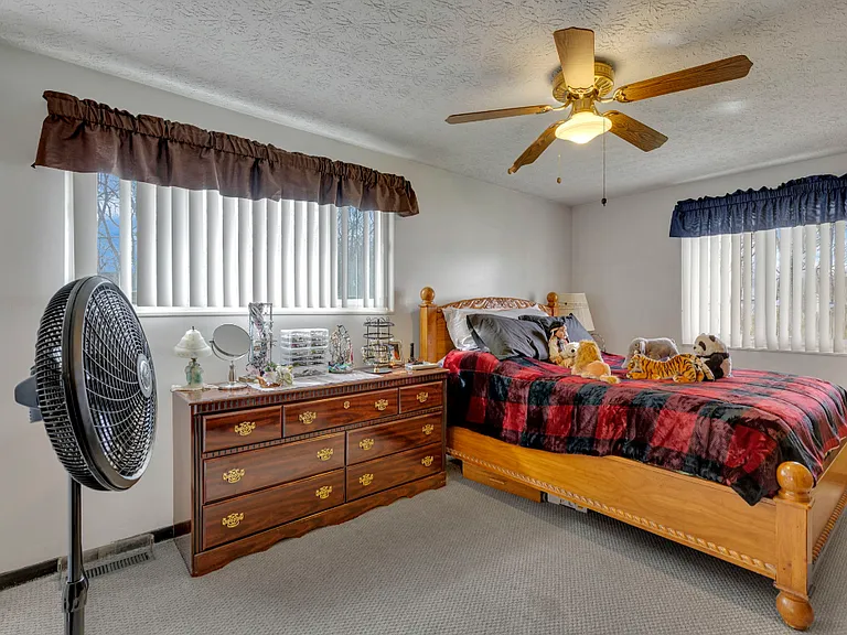 703 Cherry Hollow Rd — Photo 16