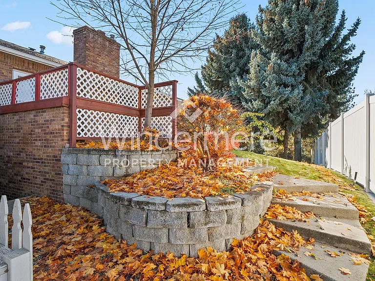 10435 N Iroquois Ct — Photo 36