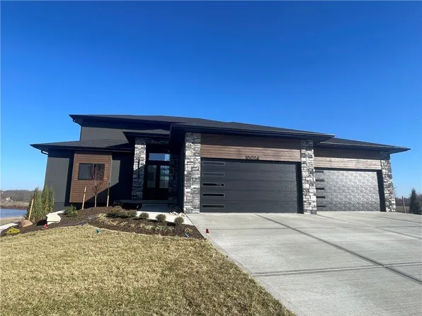 16014 S Twilight Ln, Olathe, KS 66062