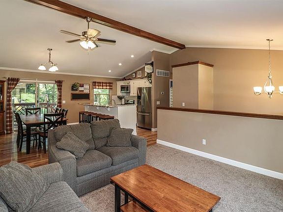 4th image of 1573 Greenlawn Way