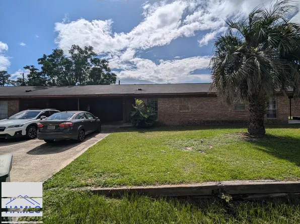 979 Live Oak Dr, Hinesville, GA 31313