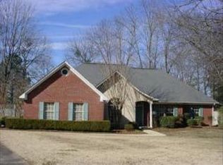 204 Willow Bend Dr, Starkville, MS 39759