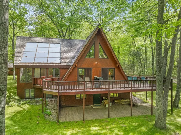 8521 Van Bussum Rd, Eagle River, WI 54521