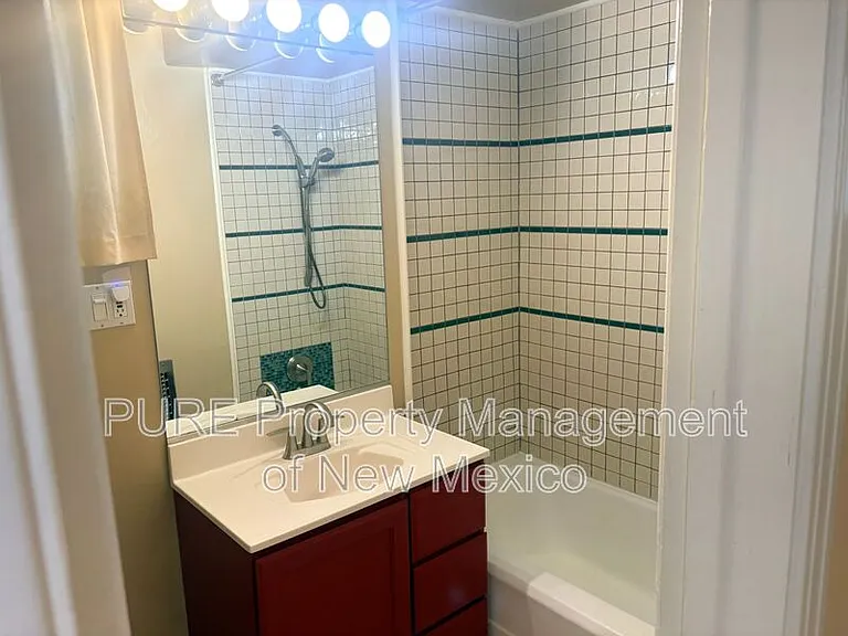 1013 Richmond Dr SE — Photo 22