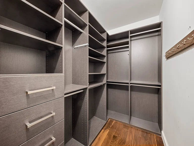 140 W 22nd St #2D — Photo 7