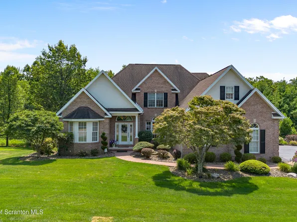 324 Glenmaura Dr #L-66, Moosic, PA 18507