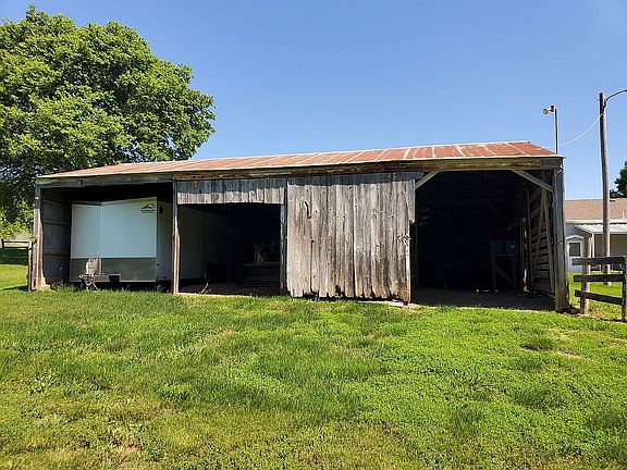 4th image of 1298 Hayes Dr