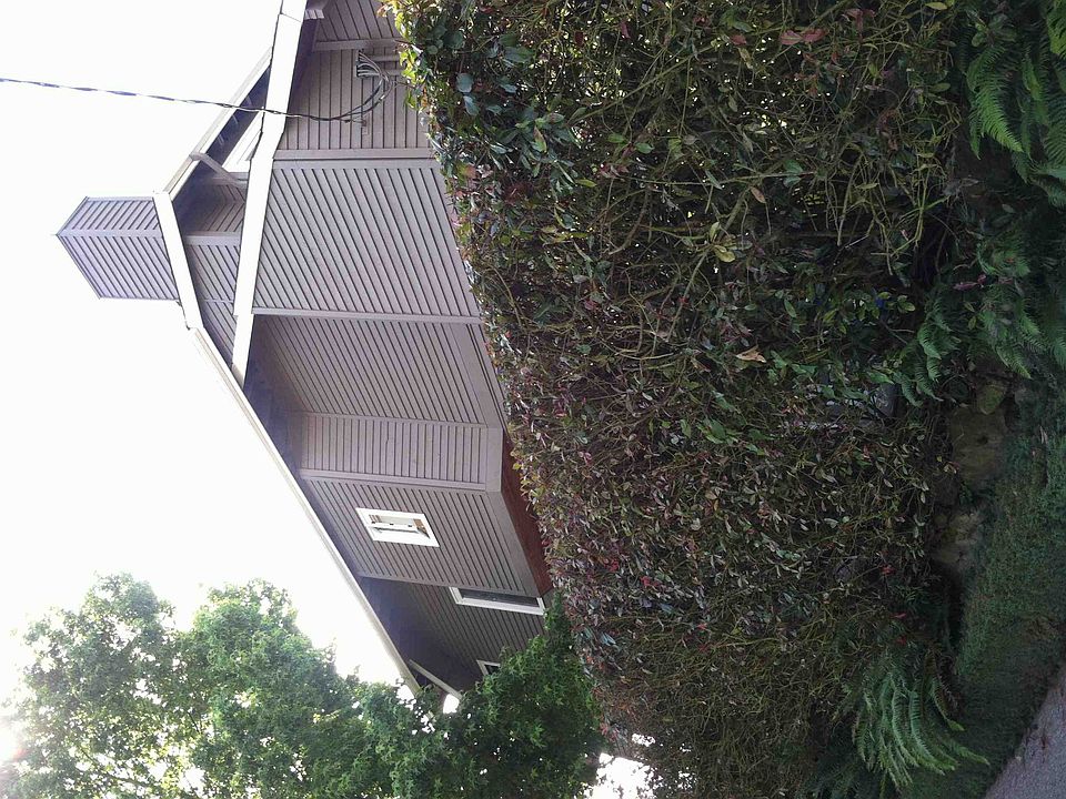 2nd image of 8131 Latona Ave NE