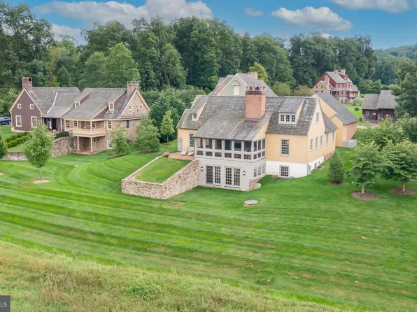 106 Orchard Hill Ln, Elverson, PA 19520
