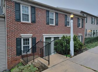 70 Westpointe Dr, Ephrata, PA 17522