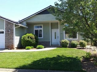 231 Cedar Brook Ln, Cave Junction, OR 97523