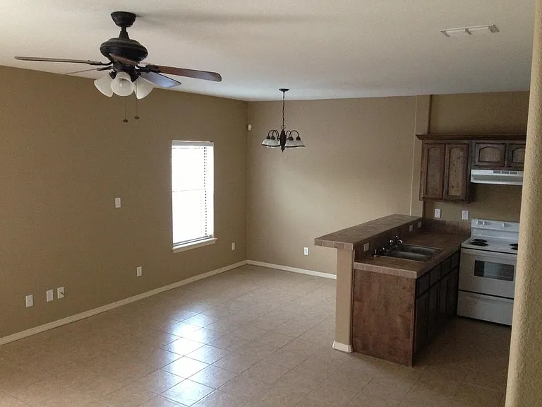 418 Rock Cir — Photo 7
