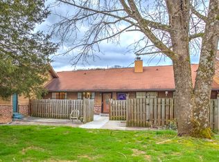 135 Golfcrest Ln, Oak Ridge, TN 37830