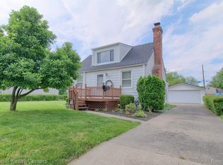 29522 Bridge St, Garden City, MI 48135
