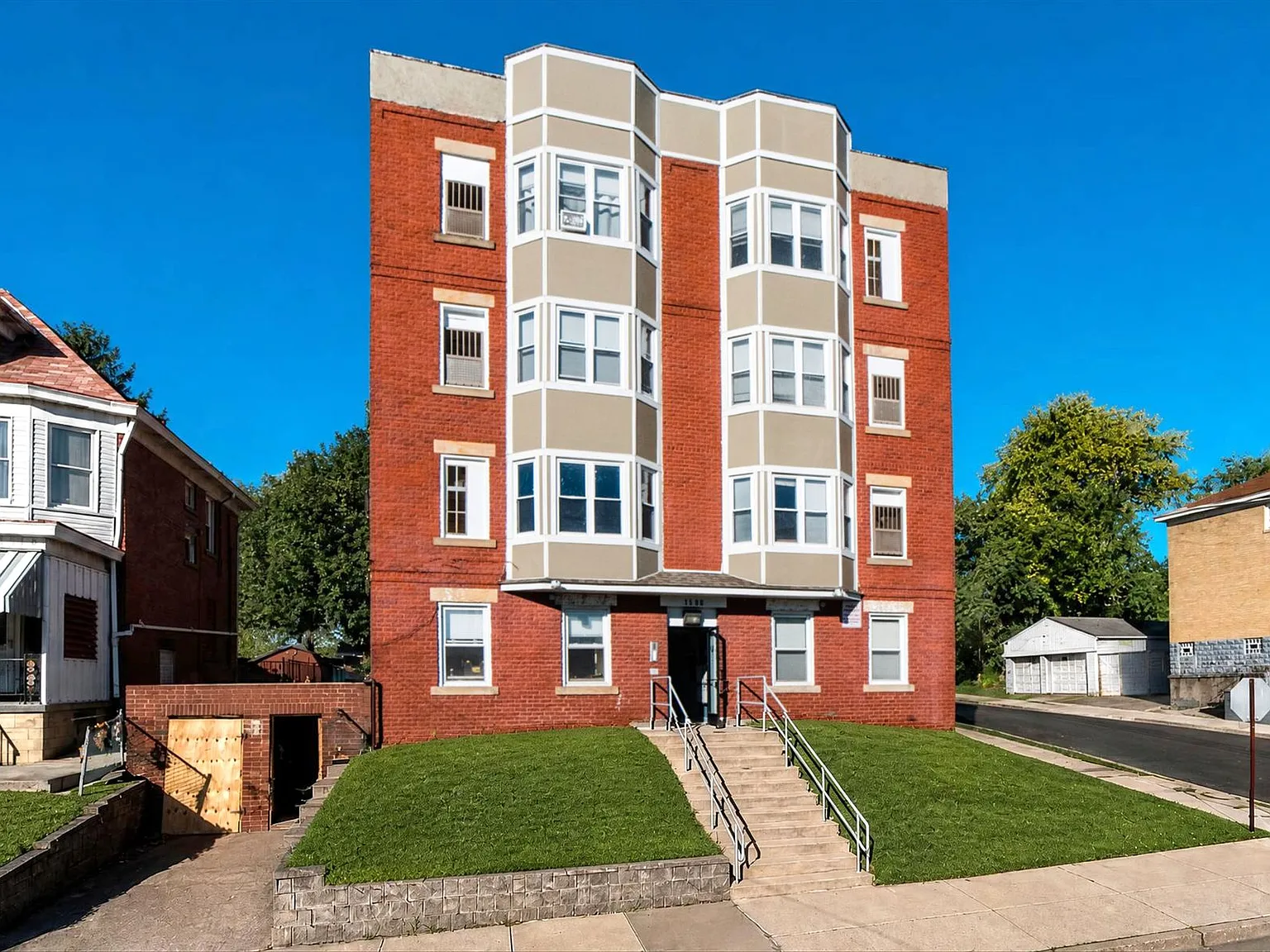 Fallowfield Apartments — Photo 1