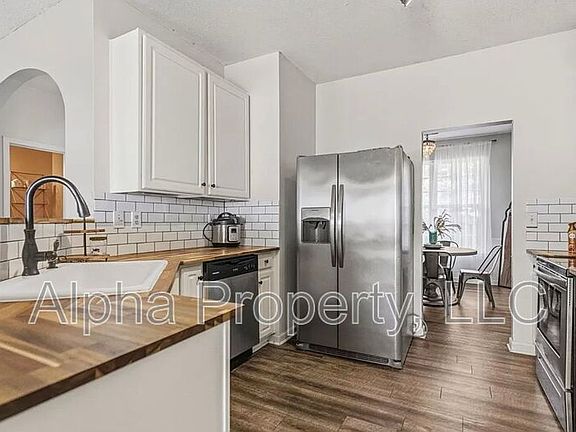 5th image of 216 Edenberry Way