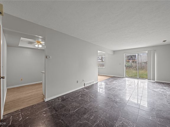 5th image of 1780 Rolling Hills Dr APT D