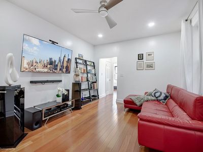 4342 45th St APT 3J, Long Island City, NY, 11104