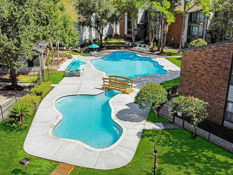Driscoll Place | Houston, TX | Aerial Image of Swimming Pool with Bridge