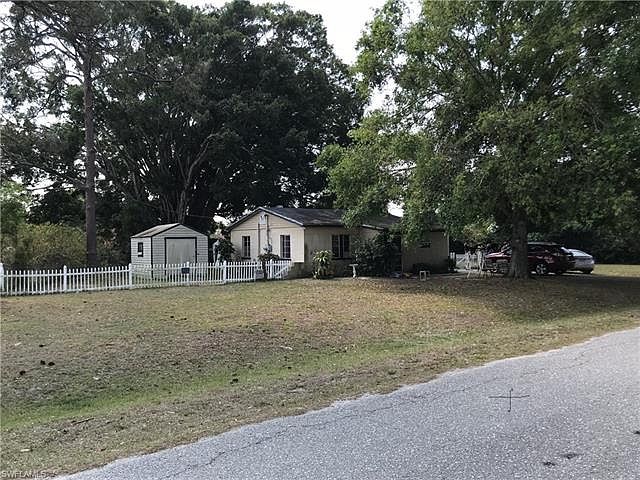 1st image of 4640 Lavonne Ave